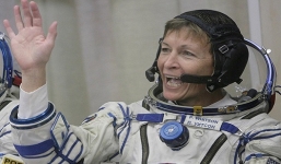 Nữ phi hành gia NASA trở về Trái Đất sau kỷ lục sống trong vũ trụ