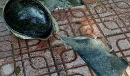 Nổ bình khí bơm bóng bay trong ngày khai giảng, một phụ nữ bị thương