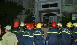 Cháy nhà 4 tầng lúc nửa đêm, 2 người thương vong