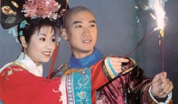 Sau 19 năm, 'Nhĩ Khang' Châu Kiệt trải lòng về nụ hôn thô bạo với Lâm Tâm Như