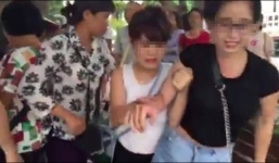 Bắt tại trận 2 hotgirl giả danh từ thiện bán tăm với giá cắt cổ 500.000đ/1 gói