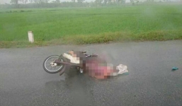 Mẹ bị sét đánh tử vong khi đang chở con đi học