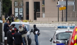 Hoảng hốt phát hiện kho thuốc nổ nghi của IS tại ngoại ô Paris