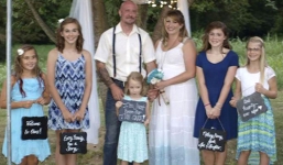 Ông bố 5 con gái 'dằn mặt' con rể tương lai bằng loạt quy tắc hẹn hò