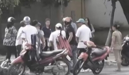 Dàn cảnh đánh ghen để cướp giữa đường