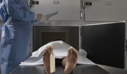 Cô gái bất ngờ 'sống dậy' sau khi bị đưa vào nhà xác khiến gia đình hoảng sợ