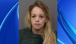 Hoảng hốt phát hiện cô gái lạ nằm ngủ trên giường khi trở về nhà