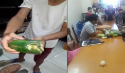 Phụ huynh bức xúc chặn xe ba gác tuồn rau củ thối vào trường học