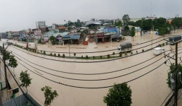 Bão số 10 gây mưa ngập nhiều nơi, hàng nghìn học sinh phải nghỉ học