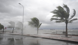 Bão số 10 tiệm cận mức thảm họa, cách bờ biển miền Trung 360km