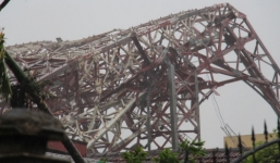 Bão số 10 hạ gục tháp truyền hình cao 100m ở Hà Tĩnh