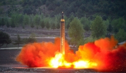 Triều Tiên phóng tên lửa từ Bình Nhưỡng qua biển Nhật Bản