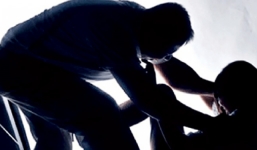 Khởi tố ông lão 81 tuổi dâm ô bé gái