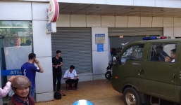 Dùng xà beng phá trụ ATM trộm tiền trong đêm