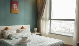 Tìm chốn bình yên trong căn hộ Vinhomes hướng bờ sông Sài Gòn