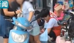 Sản phụ trẻ bất ngờ sinh con ngay giữa phố khi đang đi xe máy