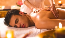 Truy tìm gái lạ 'cuỗm' 50 triệu đồng của du khách sau khi massage