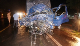 Xe tải va chạm 2 xe khách trong đêm, nhiều người thương vong