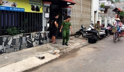 Đòi ngủ lại nhà vợ cũ, người chồng bị tình mới đâm tử vong