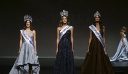 Hoa hậu Thổ Nhĩ Kỳ liên quan tới đảo chính bị tước vương miện