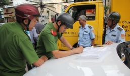 Chủ bãi xe bị lập biên bản, nhân viên rút dây nịt hành hung thượng úy công an