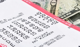 Trúng số hai lần trong một ngày với giải thưởng hơn 1 triệu USD