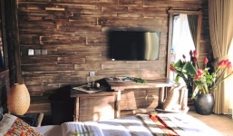 “Ẩn mình” giữa căn biệt thự nhỏ chìm trong sương 