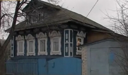 Tiếng em bé khóc trong nhà hoang và cảnh tượng xót xa khi cảnh sát tiến vào