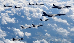 Triều Tiên điều chiến đấu cơ đáp trả Mỹ