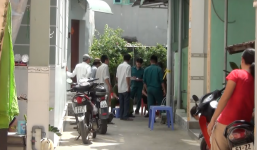 Mẹ khóc thét phát hiện con trai treo cổ tự tử trong nhà