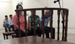 Rình lúc chồng tắm, vợ trộm 54 triệu đồng