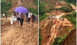 Cô dâu chân trần lội bùn, vượt núi về nhà chồng nhưng trên môi không tắt nụ cười