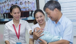 Vụ em bé bị bỏ rơi tại Viện Huyết học: Đã có hơn 10 người đến nhận nuôi