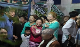 Đám đông hiếu kì, liên tục cười giỡn xin chụp ảnh nghệ sĩ trong đám tang của danh hài Khánh Nam