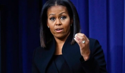 Vợ Obama hứng chỉ trích vì động chạm nữ cử tri bầu cho Trump