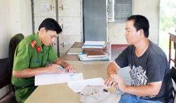 Công an triệu tập người đàn ông đánh phóng viên ở Long An