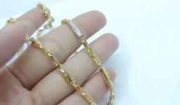  Nhiều học sinh bị đối tượng lạ mặt vào trường cướp dây chuyền