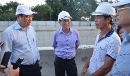 Chủ tịch Huỳnh Đức Thơ hứa thưởng vài trăm triệu cho công nhân nếu xong đúng tiến độ