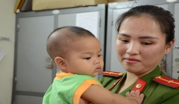 Vụ bé trai bị bỏ rơi được thiếu úy công an cho bú: Người nhận là bố nói gì?