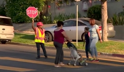 Bé gái bị bắt cóc nói câu bất ngờ, kẻ xấu lập tức bị tóm gọn