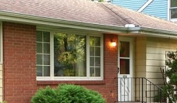 Người đàn ông sống cùng thi thể mẹ và anh trai suốt 1 năm