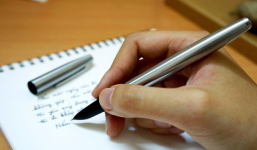 Lén cho vợ cũ khoản tiền lớn, người chồng nức nở khi vợ mới nhắn 9 chữ trên mảnh giấy