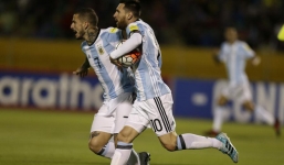 Lập hat-trick giúp Argentina tới World Cup, Messi có quyền cười vào mũi Ronaldo