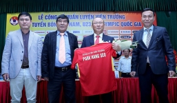 Vừa tới Việt Nam, HLV Park Hang Seo nói gì về kịch bản bị sa thải sớm?