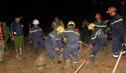 Hòa Bình: Sạt lở nghiêm trọng vùi lấp 4 gia đình, tìm thấy thi thể 7 người