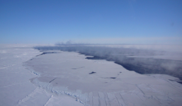 Phát hiện hố sâu khổng lồ bí ẩn ở Nam Cực