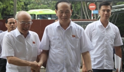 Cử tri xúc động khi thấy Chủ tịch nước Trần Đại Quang khỏe mạnh