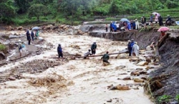 Hơn 80 người chết và mất tích trong mưa lũ: Dự báo, cảnh báo thiên tai chưa sát?