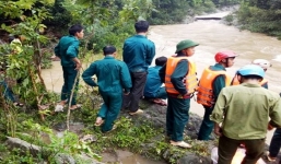 Thanh niên bị lũ cuốn trôi khi sang nhà vợ sắp cưới