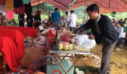 Sạt lở 18 người bị vùi lấp ở Hoà Bình: 'Người chết cũng không có chỗ làm đám tang'